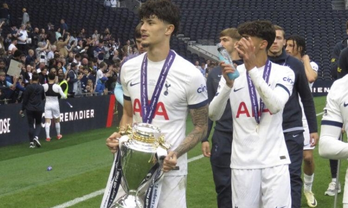 Cựu sao Chelsea, Tottenham có màn ra mắt thảm họa ở ĐT Thái Lan