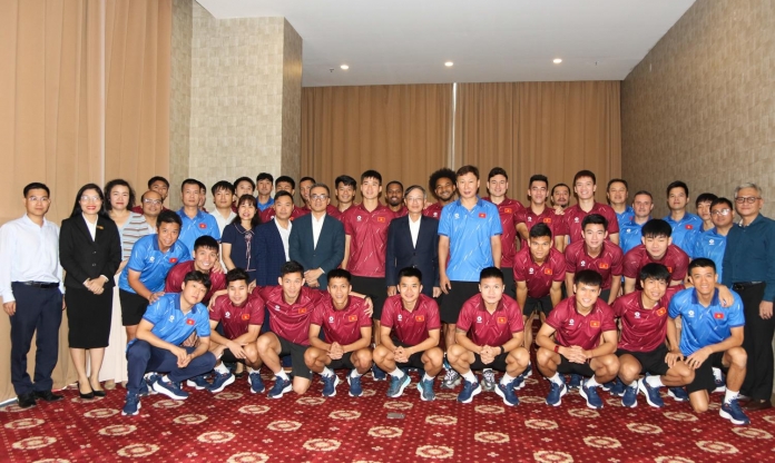 ĐT Việt Nam nhận 'doping tinh thần' trước trận gặp Lào