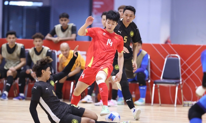 Việt Nam thua sốc Malaysia ở trận ra quân SEA Games 33