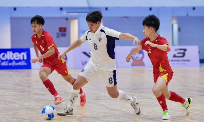 Việt Nam thua sốc 1-5 Thái Lan, khó vào chung kết giải AFF