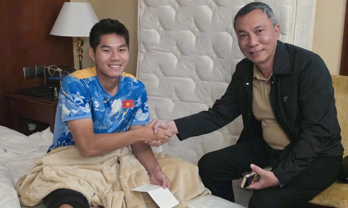 Trung vệ Hiểu Minh nhận sự quan tâm đặc biệt từ VFF