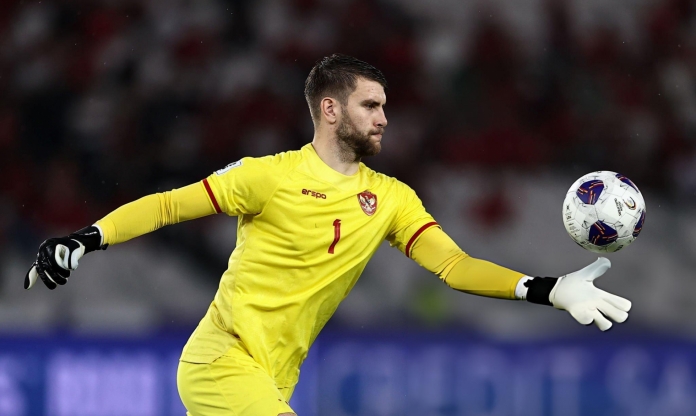 Thủ môn nhập tịch của ĐT Indonesia chính thức gia nhập Ajax