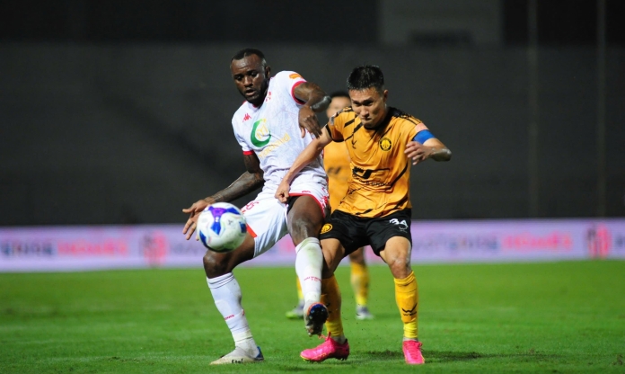 Tiền vệ ĐT Việt Nam mong FIFA sớm gỡ án phạt cho CLB