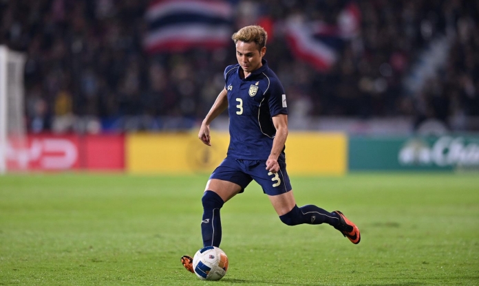 'Vua cùi chỏ' tiết lộ khả năng giã từ ĐT Thái Lan