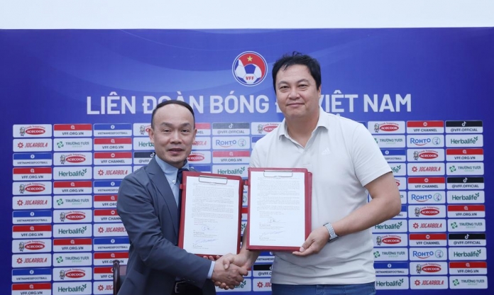 VIDEO: HLV thủ môn Lee Won Jae tiếp tục gia hạn với VFF