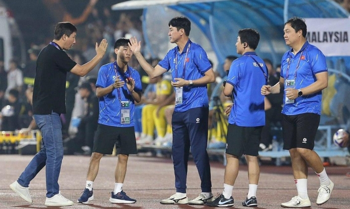 Chia tay ĐT Việt Nam, HLV Hàn Quốc làm trợ lý cho thầy Park