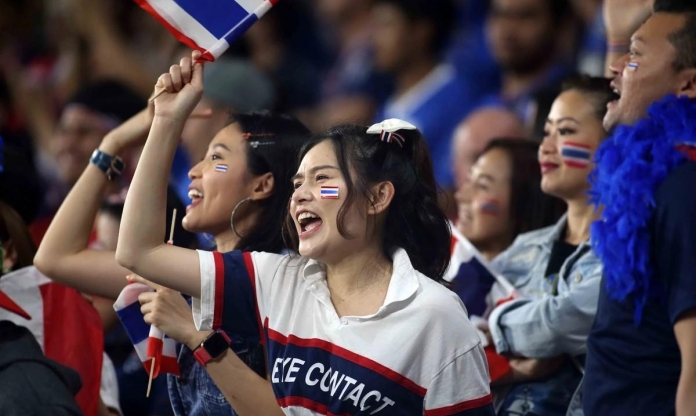 CĐV Thái Lan đồng loạt réo tên ĐT Việt Nam vì hòa thất vọng đội Tây Á