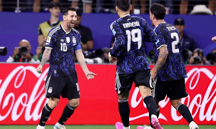 Messi lại làm nên lịch sử, Argentina toàn thắng ở vòng bảng