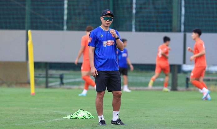 CHÍNH THỨC: HLV Kim Sang Sik gọi gấp 1 cầu thủ lên ĐT Việt Nam