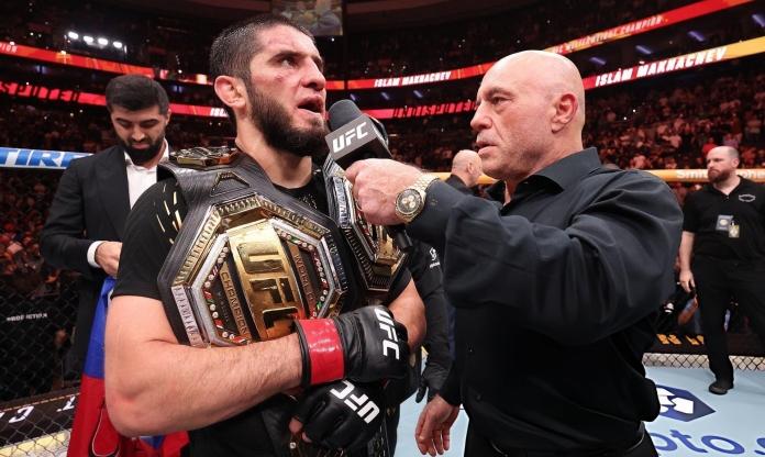 CHÍNH THỨC: Islam Makhachev bảo vệ đai vô địch hạng bán trung UFC