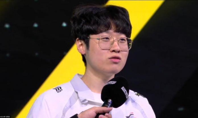 HLE Zeus: 'Tôi muốn đánh bại tất cả các đội LPL và LCK ở EWC 2025'