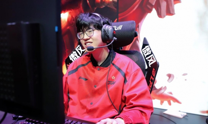 Cựu vương CKTG mất việc 2 lần chỉ trong vòng 2 tháng