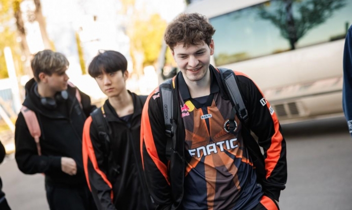 FNC trở thành đội đầu tiên bị loại khỏi vòng Swiss CKTG 2025