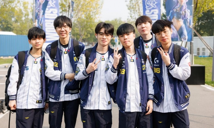 CFO ngạo nghễ bước vào Tứ kết CKTG 2025 sau khi đả bại FLY