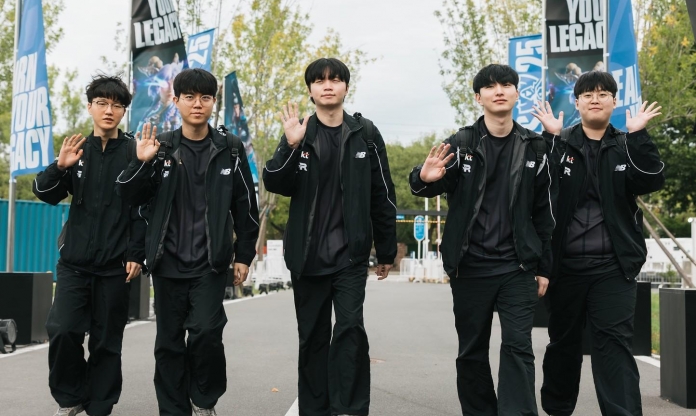 HLV KT thận trọng trước thềm Tứ kết CKTG 2025: 'Đừng bao giờ xem thường CFO'