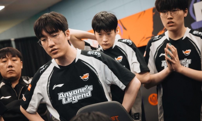 Thất bại trước T1 tại CKTG 2025, niềm hy vọng số 1 của LPL đứng trước bờ vực tan rã