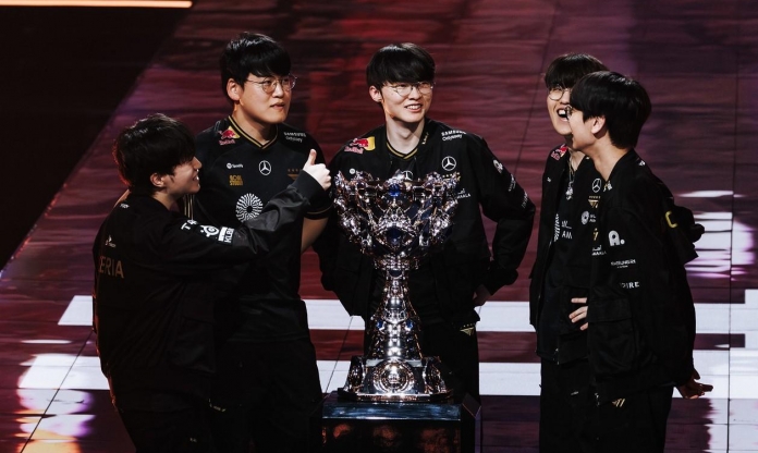 SKT đưa ra thông báo quan trọng, ngầm ám chỉ điều fan T1 nào cũng mong muốn