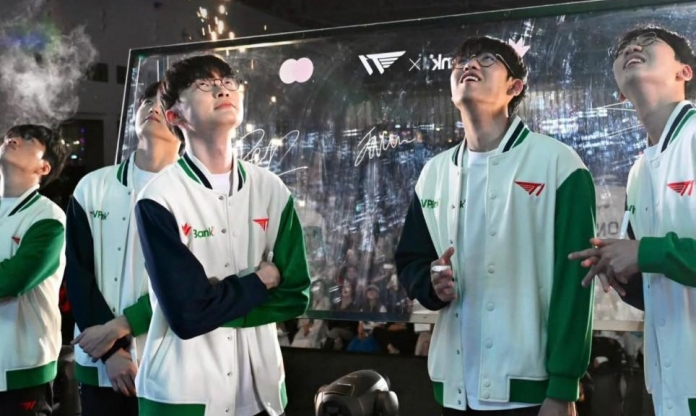 Thật khó tin nhưng một tuyển thủ T1 gần như bị cho 'ra rìa' khi đến Việt Nam