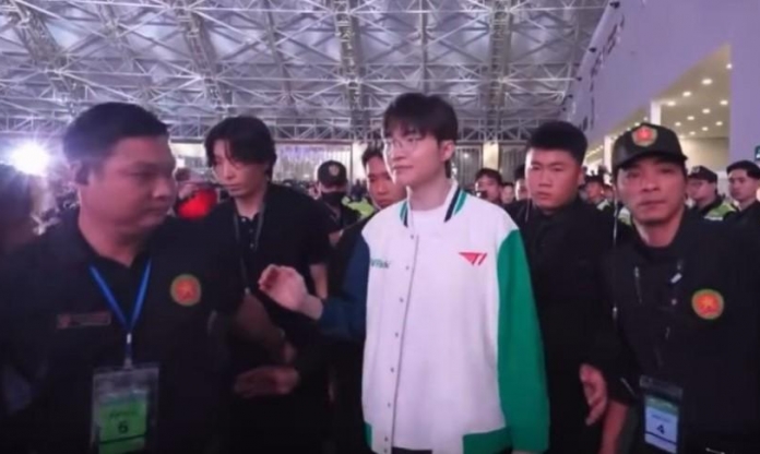 Fan Việt 'bức xúc cực độ' vì sự kiện T1 đến Việt Nam gây thất vọng tràn trề