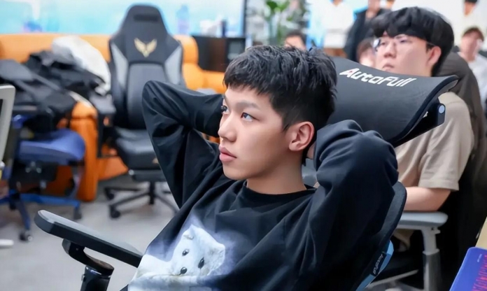 Tuyển thủ BLG lần đầu lên tiếng về lùm xùm 'ăn chơi nhạy cảm' hậu CKTG