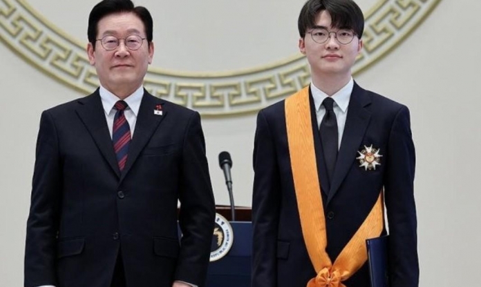 Faker nhận phần thưởng cao nhất của một tuyển thủ Hàn Quốc