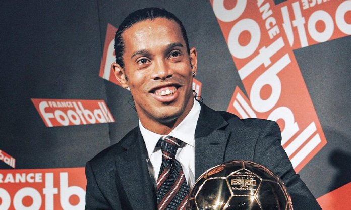 MU có thể mua Ronaldinho, tại sao lại bỏ phút cuối?