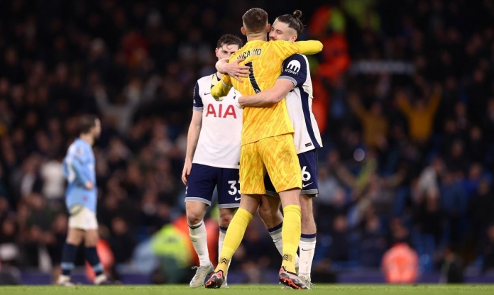 Sao Tottenham gãy mắt cá chân vẫn chơi 60 phút trước Man City