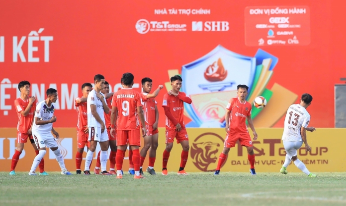 Siêu phẩm đá phạt giúp Thái Lan khởi đầu suôn sẻ tại Giải bóng đá Công an, Cảnh sát Đông Nam Á mở rộng 2025