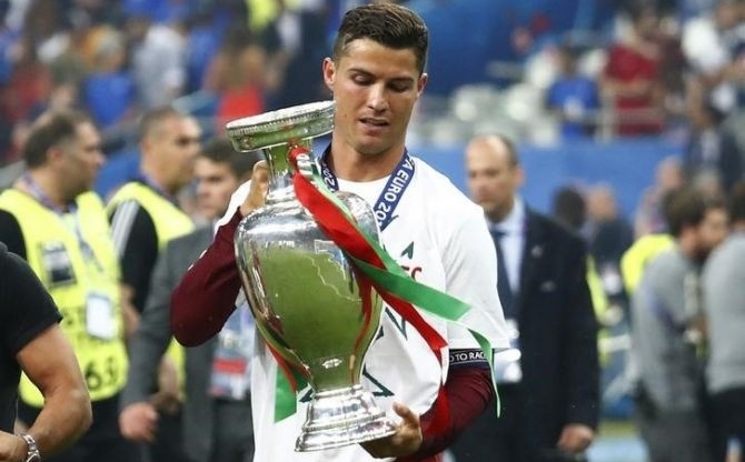 Chuyên gia khẳng định Bồ Đào Nha vô địch Euro 2024 nếu Ronaldo ngồi dự bị