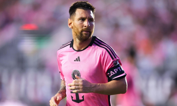 Ghi siêu phẩm, Messi vẫn bị chính sao Argentina làm cho 'tắt điện'