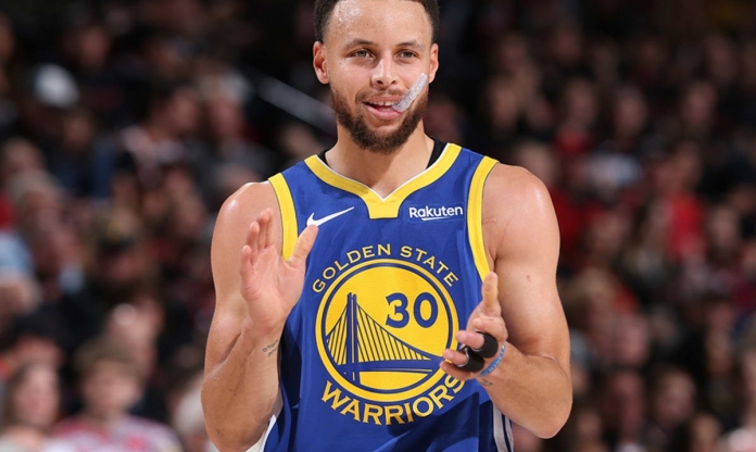 Stephen Curry dẫn đầu NBA về doanh số bán áo đấu