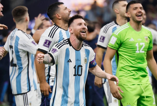 VIDEO: Messi tạo sức hút cực lớn, nhà hàng ở Argentina ‘vỡ trận’