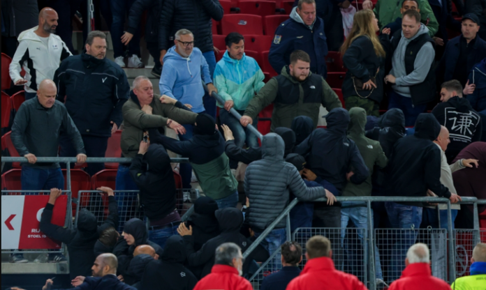 VIDEO: Gia đình bị tấn công, sao West Ham lao vào ăn thua đủ với CĐV AZ Alkmaar