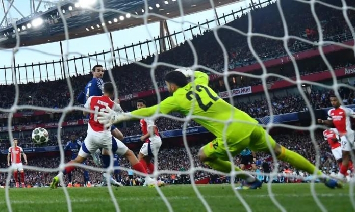 Seedorf chỉ thẳng nỗi sợ của Arsenal sau trận thua PSG