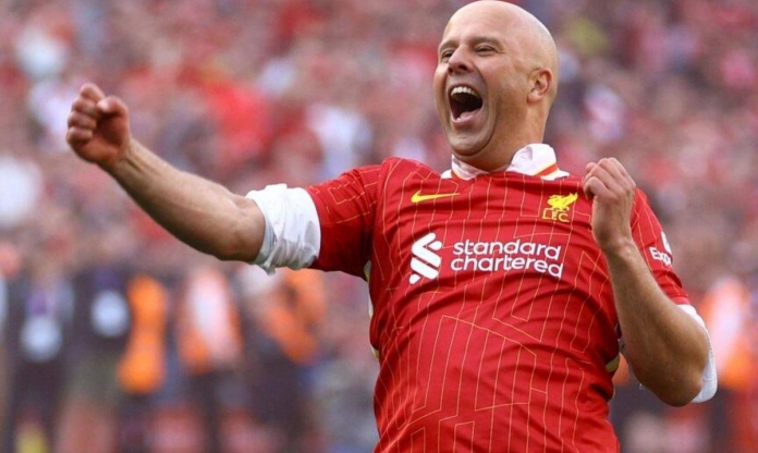 Arne Slot cảnh báo Arsenal & Man City sau chức vô địch EPL
