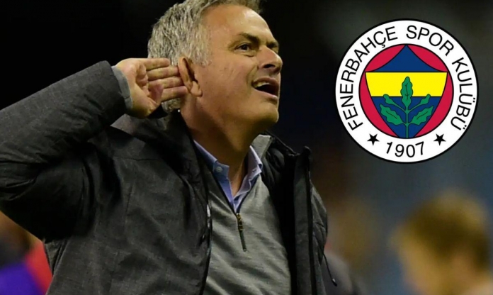 Mourinho bị CĐV Galatasaray mỉa mai tại Thổ Nhĩ Kỳ