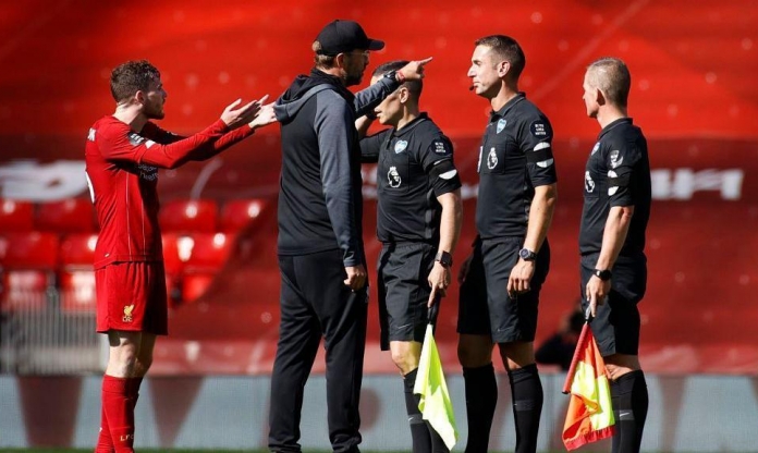 Cựu trọng tài từng 'đá đều' Jurgen Klopp bất ngờ tái xuất