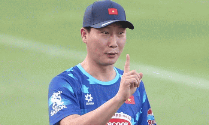 HLV Kim Sang Sik thừa nhận gặp khó trước trận gặp Malaysia