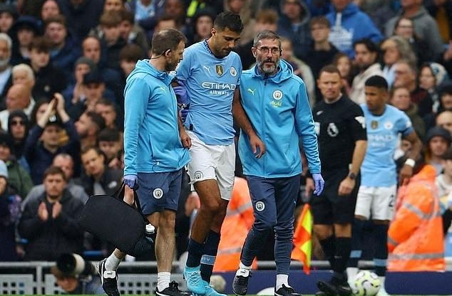 Rodri báo tin vui tới NHM Man City