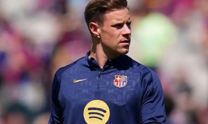 Barca lo sốt vó vì nước đi bất ngờ của Ter Stegen