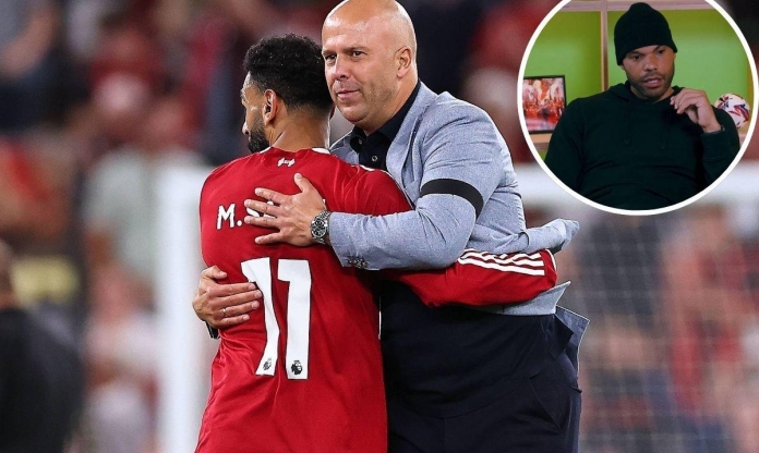 Arne Slot nhận lời khuyên bất ngờ về Salah giữa 'cơn bão' ở Liverpool