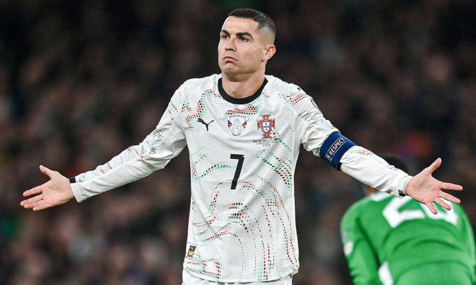 Ronaldo bất ngờ rời tuyển Bồ Đào Nha trước trận quyết đấu World Cup