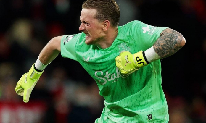 Jordan Pickford và màn trình diễn 'hóa thánh' khiến MU ôm hận