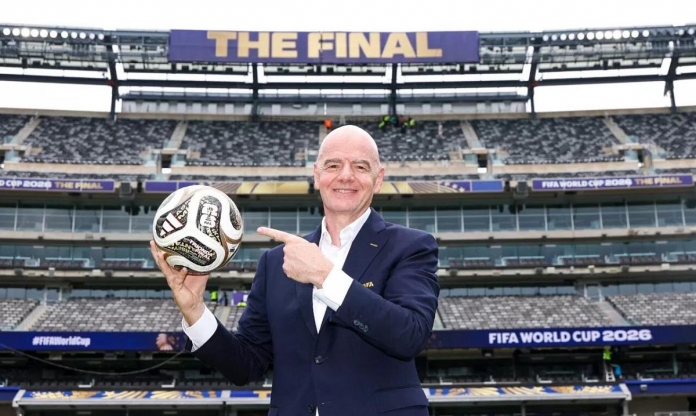 Tây Ban Nha nâng cúp, Chủ tịch FIFA lại trở thành tâm điểm tranh cãi