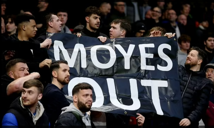 Thua Nottingham Forest, fan West Ham yêu cầu sa thải David Moyes