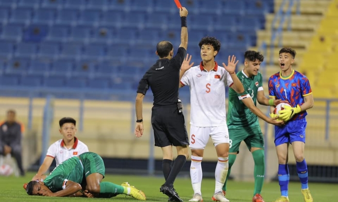 Trọng tài người Qatar mắc sai lầm hy hữu ở trận đấu của U23 Việt Nam
