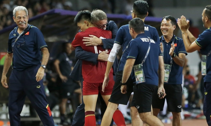 Vừa ghi bàn ở VL World Cup, sao U23 Việt Nam lại tỏa sáng rực rỡ