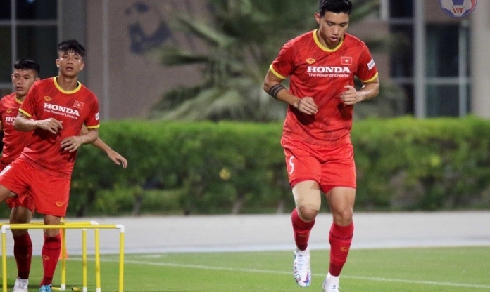 Đoàn Văn Hậu 'chạy đua với thời gian' trong lúc ĐT Việt Nam dự Asian Cup