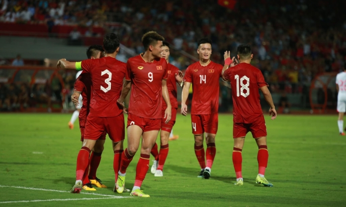HLV Troussier gọi tiền đạo mới lên ĐT Việt Nam đá VL World Cup?