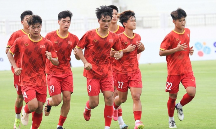 U19 Việt Nam loại tân binh Việt kiều trước ngày sang Indonesia